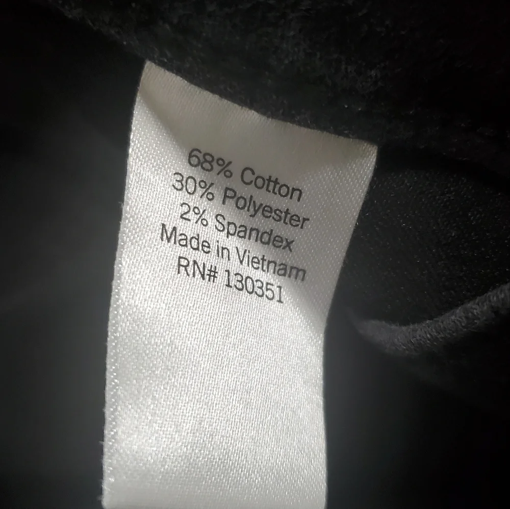 Women's Black Capris - Picture 7 of 9